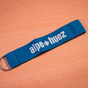 Elastic lanyard key holder