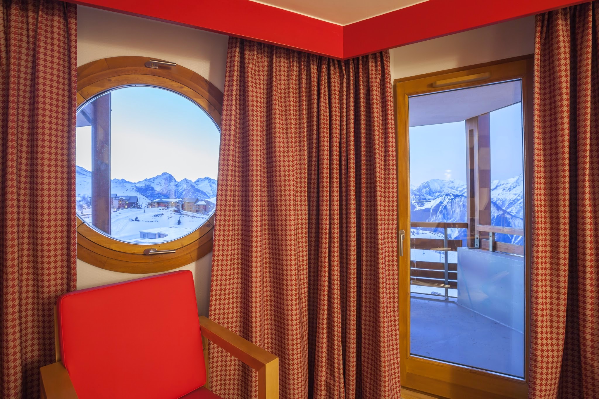Royal_Ours_Blanc_Alpe_Huez