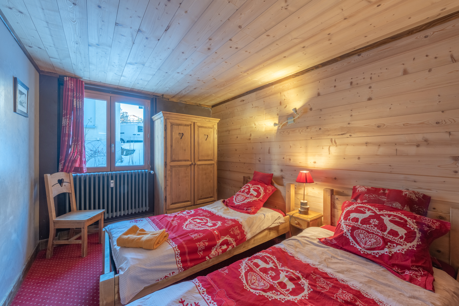Chalet Alpe Two 12P- 5 CH- 5 SDB - Jacuzzi- Sauna- Pieds des pistes et centre