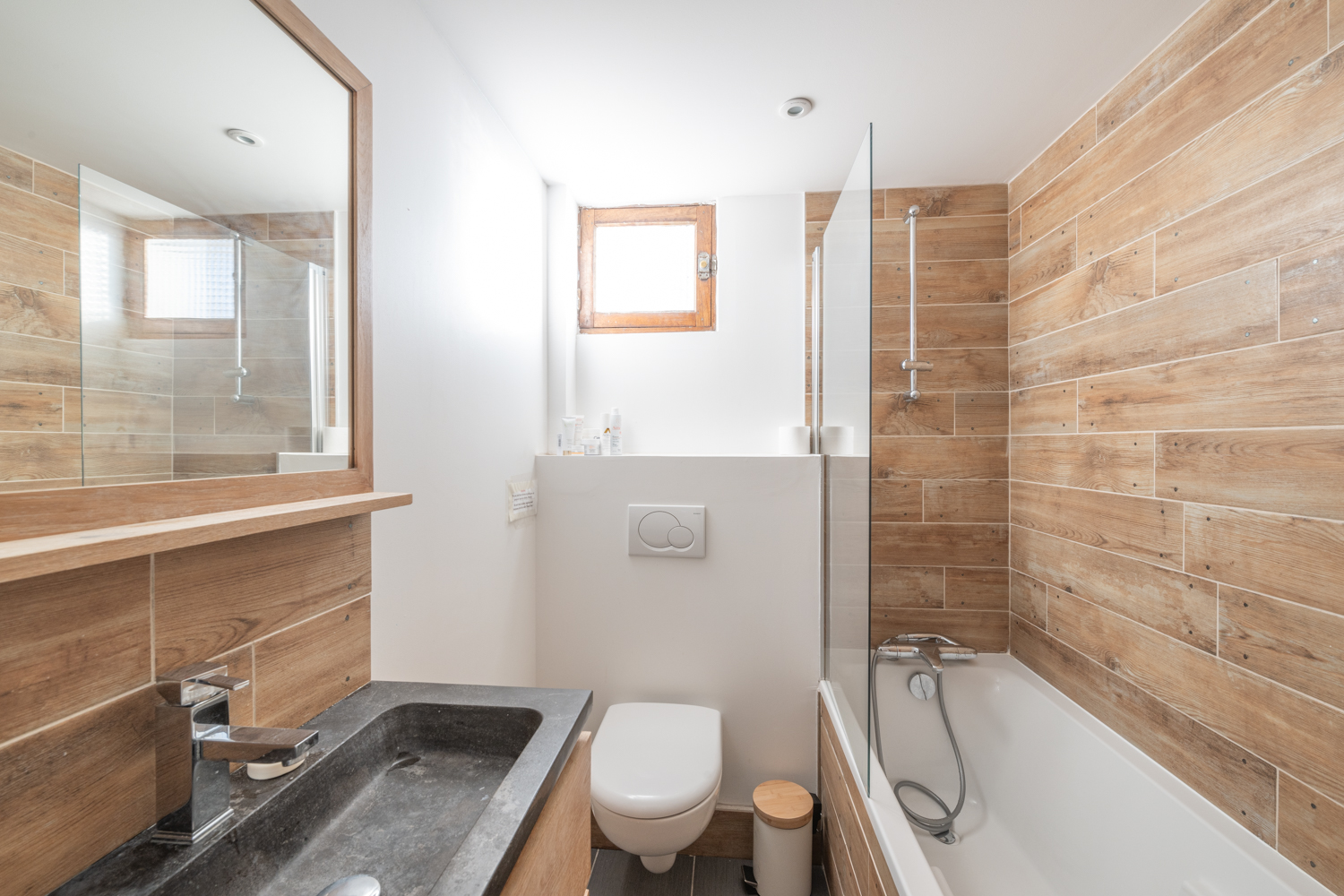 Chalet Alpe Two 12P- 5 CH- 5 SDB - Jacuzzi- Sauna- Pieds des pistes et centre