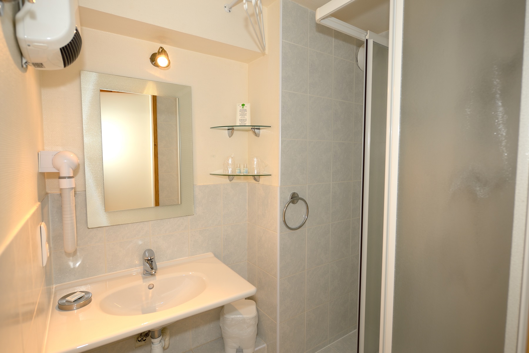 Chalet Ancolie salle d'eau