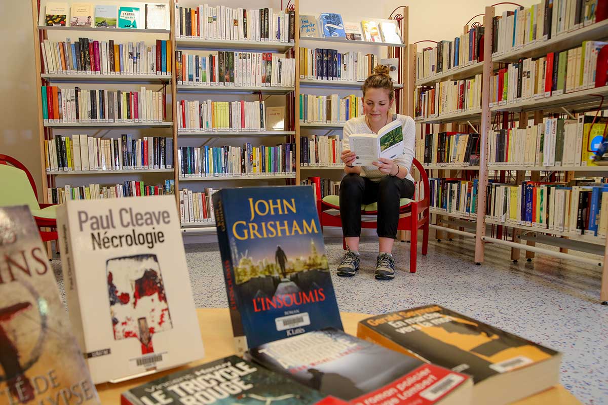 Biblioth&egrave;que / M&eacute;diath&egrave;que