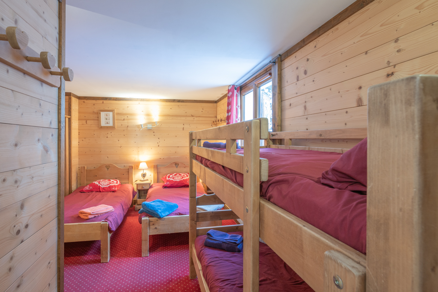 Chalet Alpe Two 12P- 5 CH- 5 SDB - Jacuzzi- Sauna- Pieds des pistes et centre