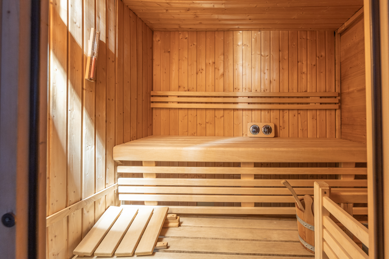 Chalet Alpe Two 12P- 5 CH- 5 SDB - Jacuzzi- Sauna- Pieds des pistes et centre