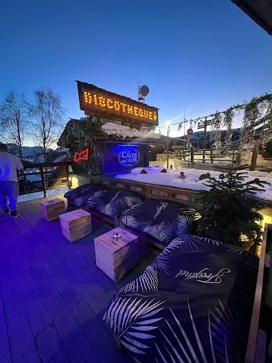 Terrasse du Eight Bar