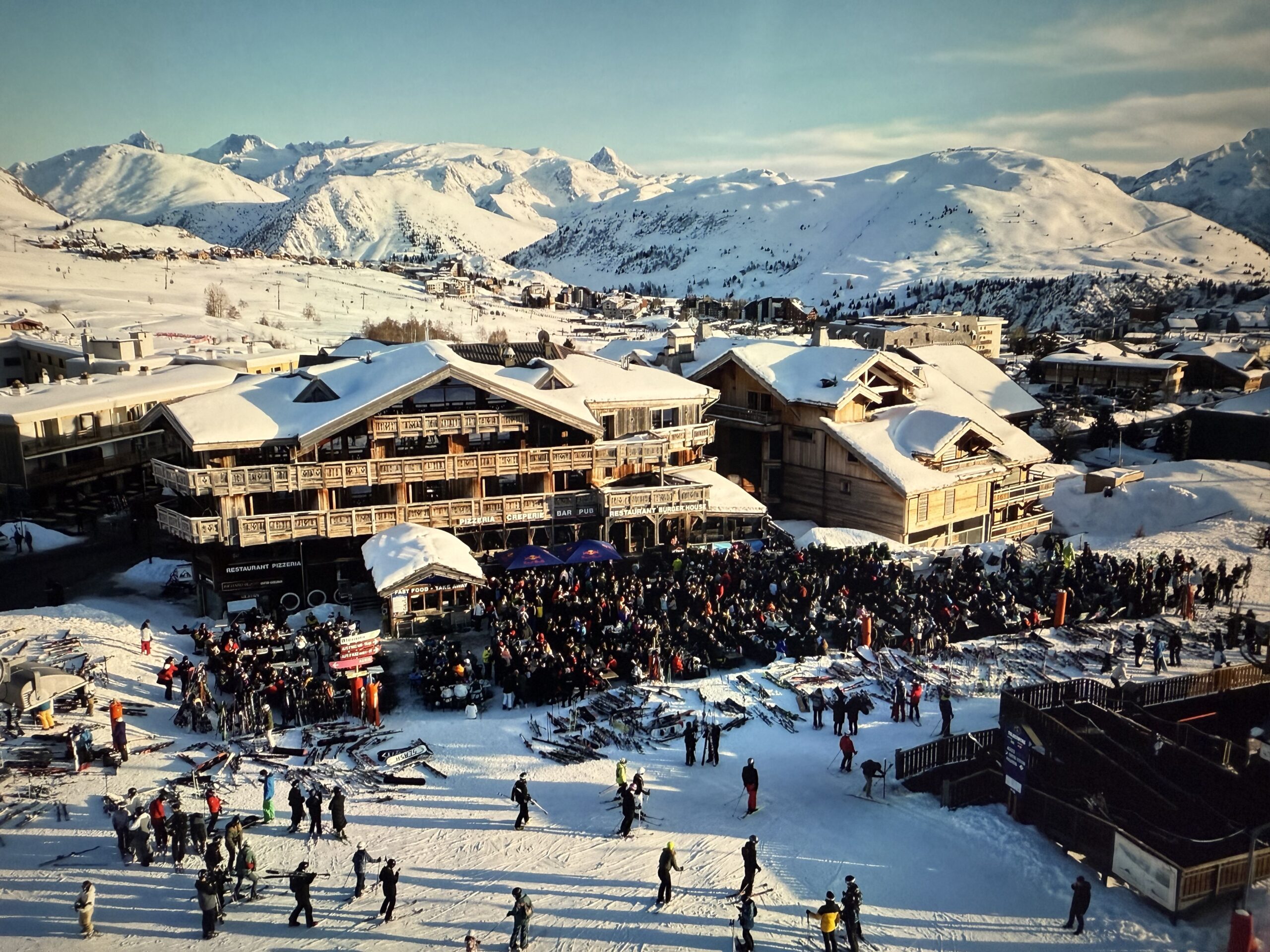 TABURLE AFTER-SKI.JPG