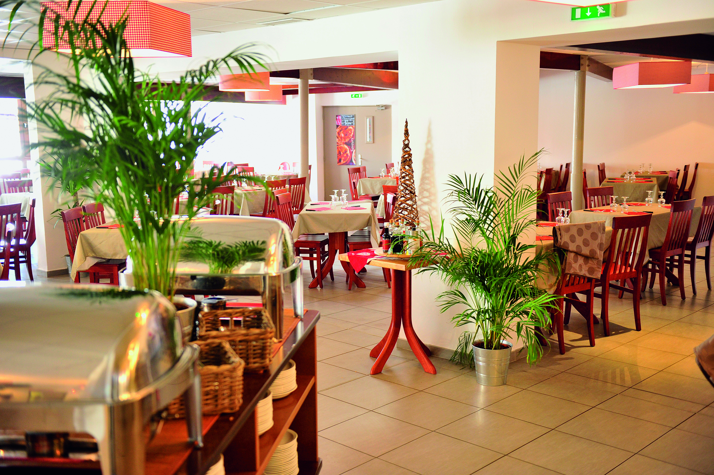 VTF Balcon de l Alpe - salle de restaurant.jpg