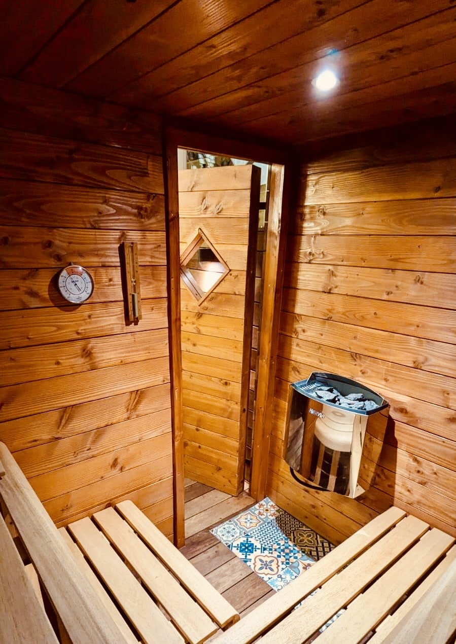 sauna-1.jpg