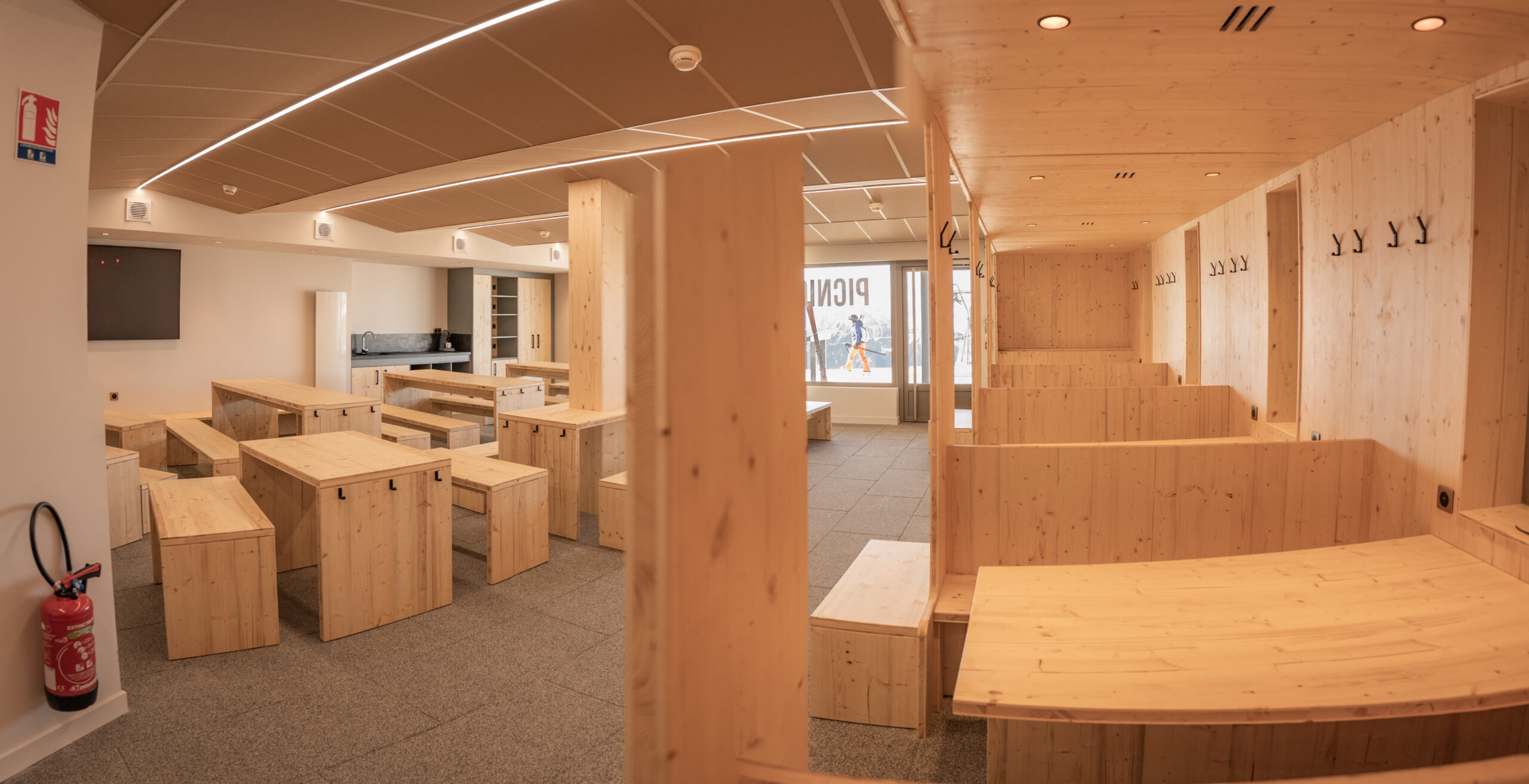 Salle hors sac / salle de pique-nique_Alpe d'Huez