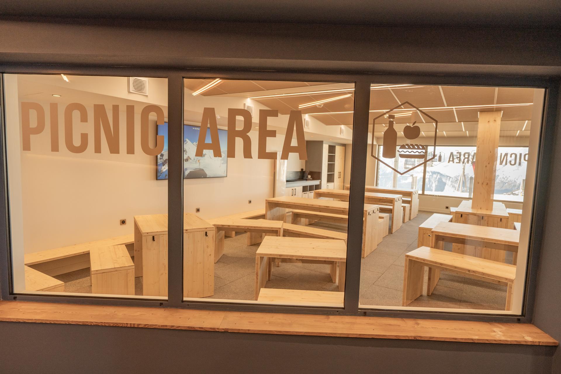 Salle hors sac / salle de pique-nique_Alpe d'Huez