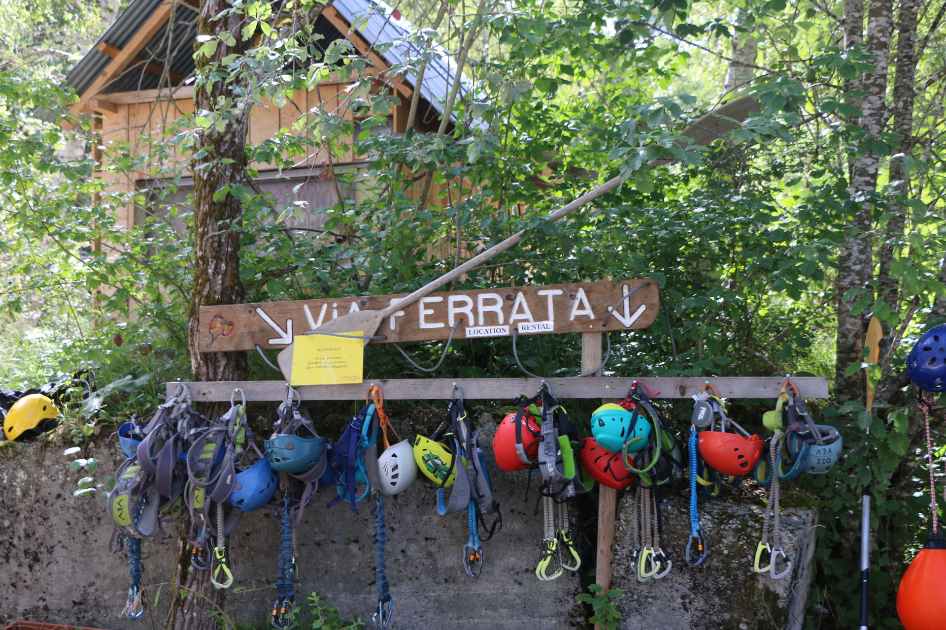 Via Ferrata dans la Vall&eacute;e du V&eacute;n&eacute;on