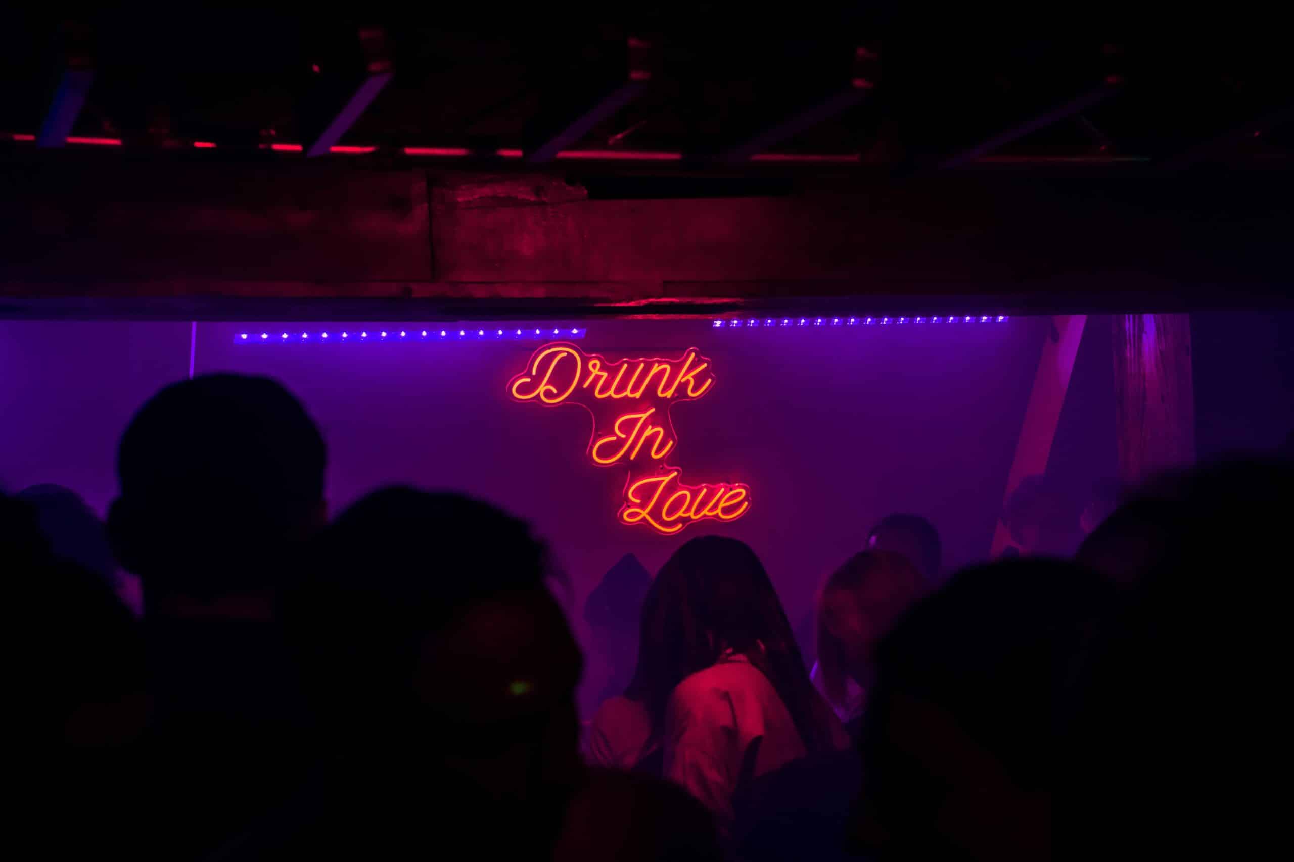 Drunk in les Caves