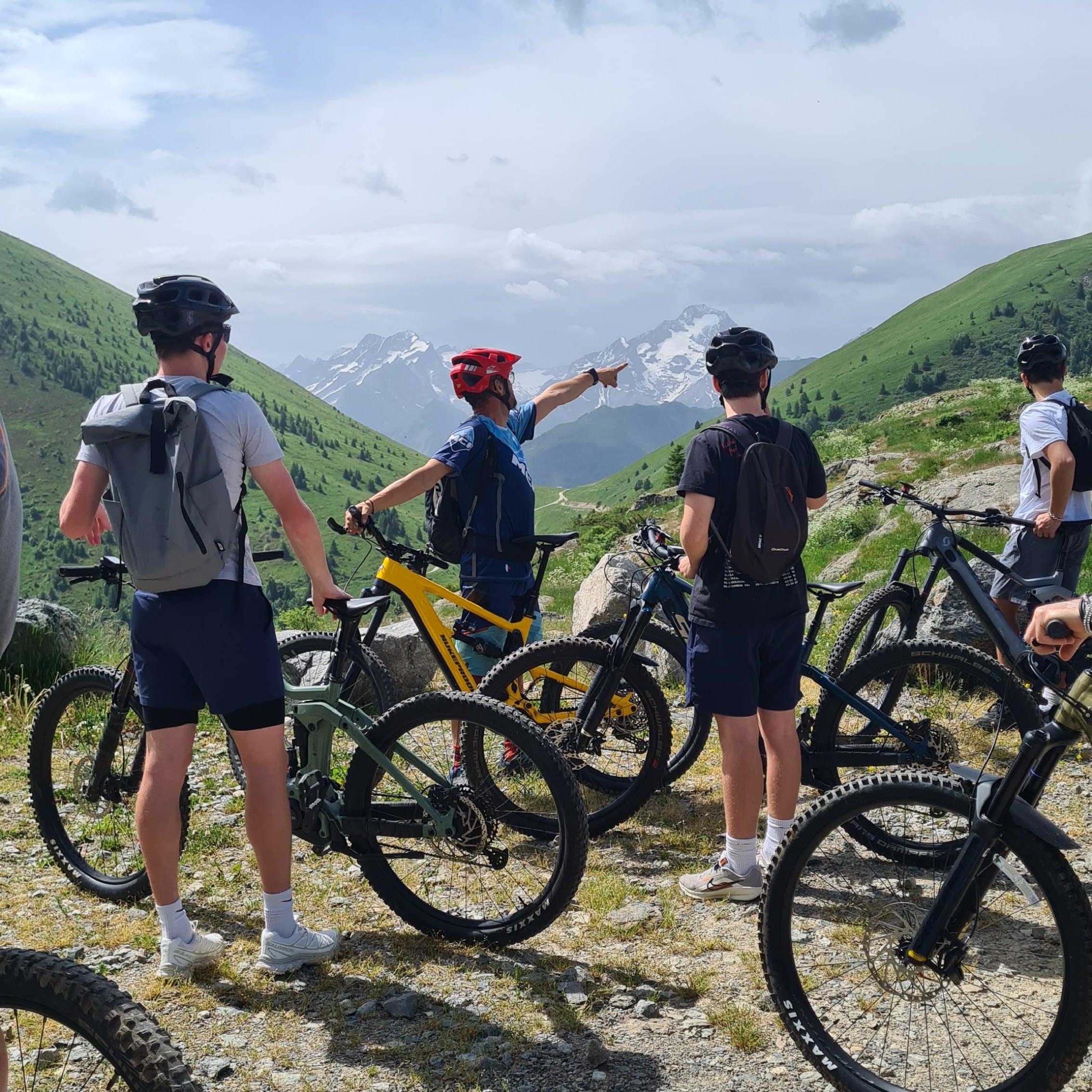 Balade VTT &eacute;lectrique dans les Alpes
