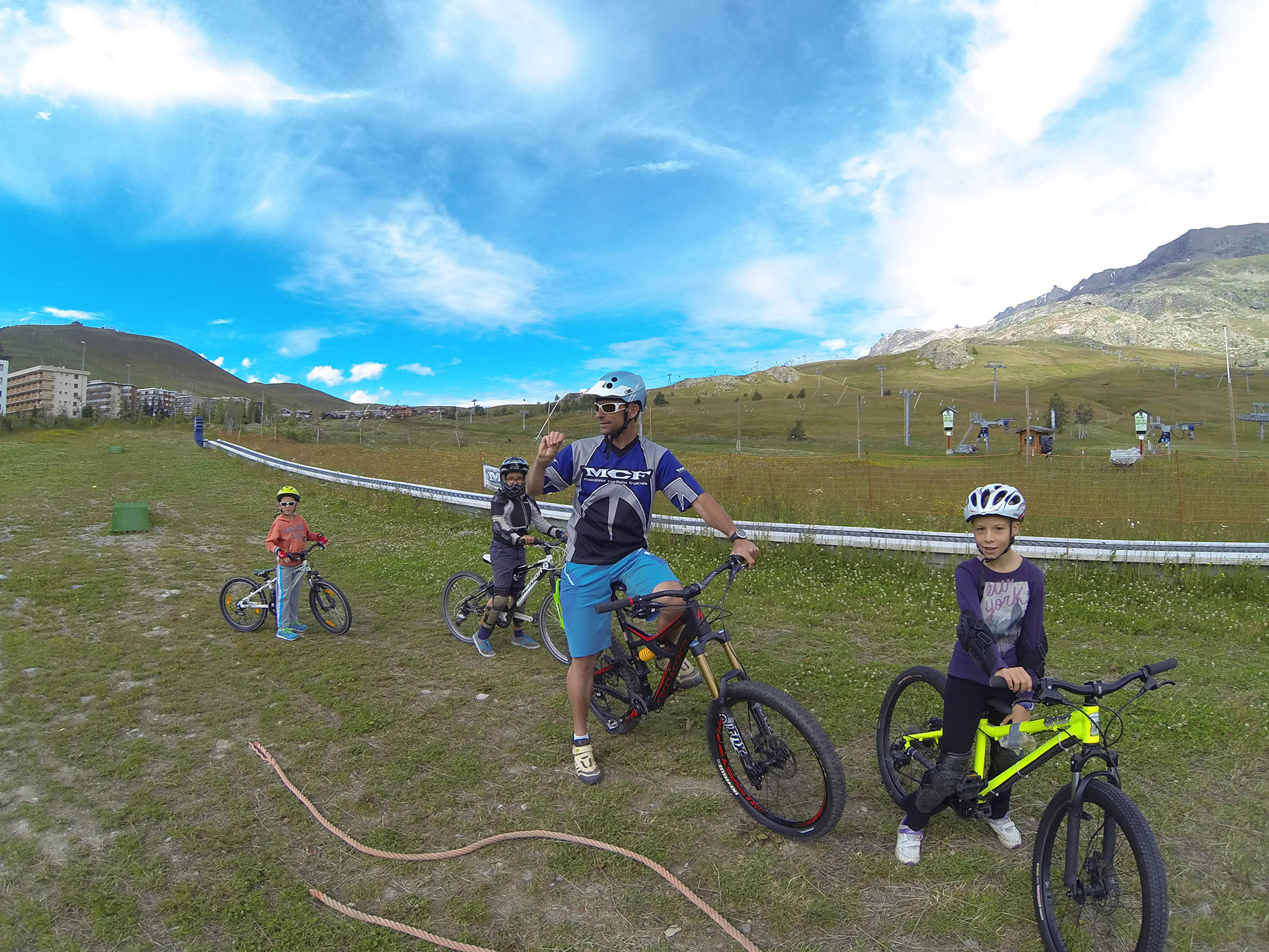 Ecole MCF Alpe d'Huez - Cours de VTT et V&eacute;lo de route_Alpe d'Huez