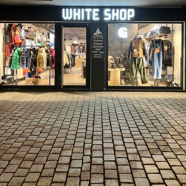 Devanture White Shop.jpg